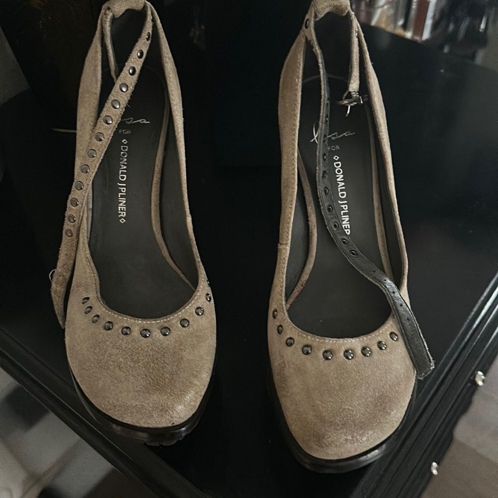Lisa for Donald jPliner pumps with ankle strap